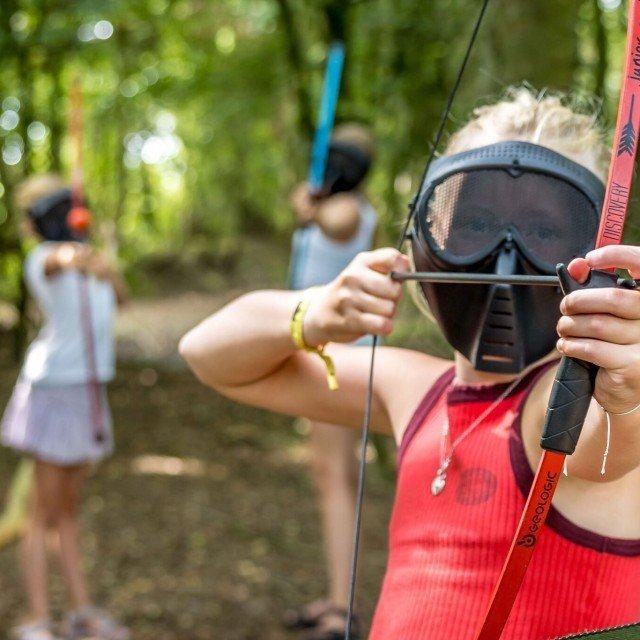 Kinder-archery arrangement