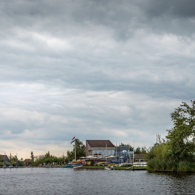 Aan doorgaande vaarroutes