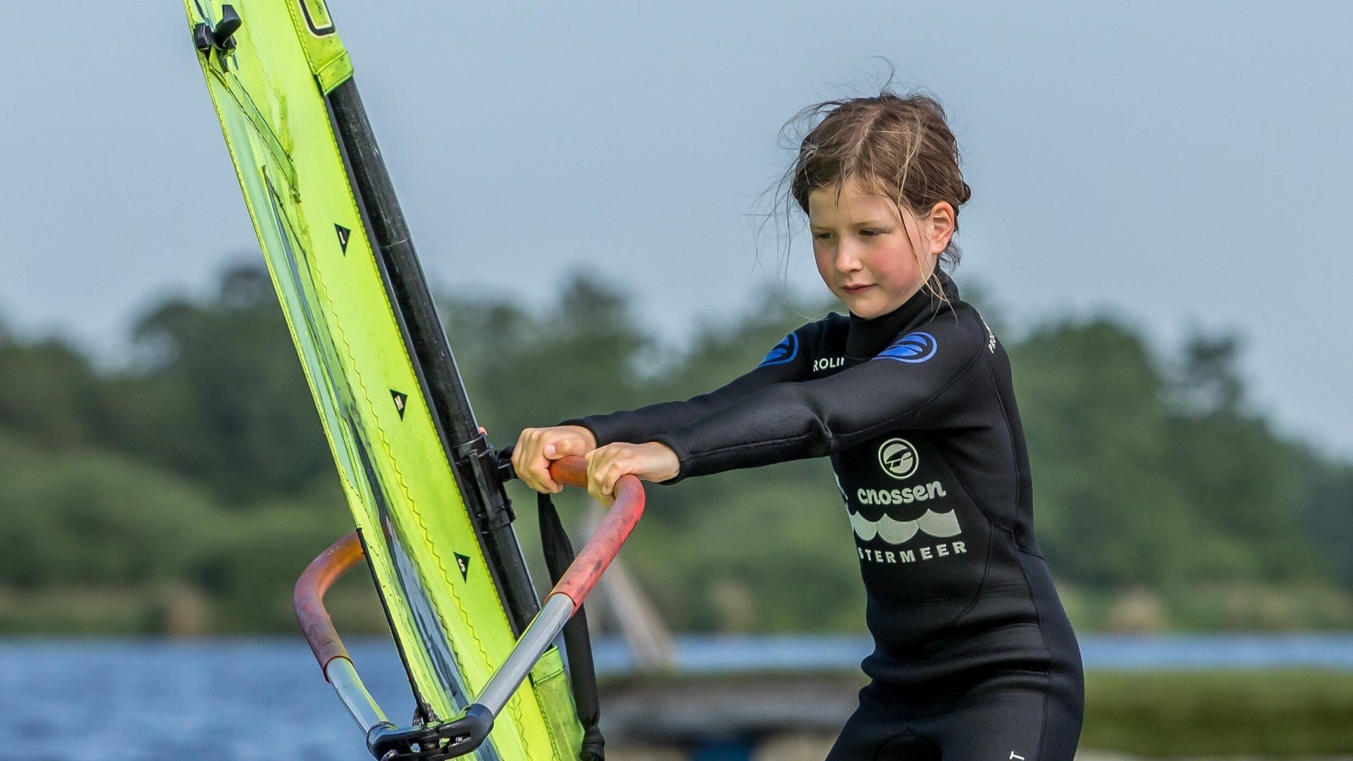 Windsurfen cnossen kinderen